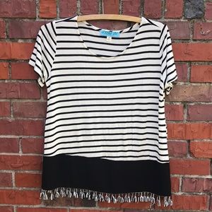 Aina Be Short Sleeve B&W Small Top w/ Tassel